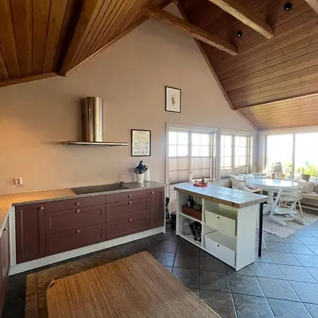 5 Bedroom Spectacular View & Charming House In Centre Vollen
