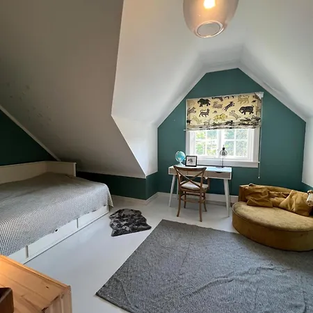 5 Bedroom Spectacular View & Charming House In Vollen Centre *