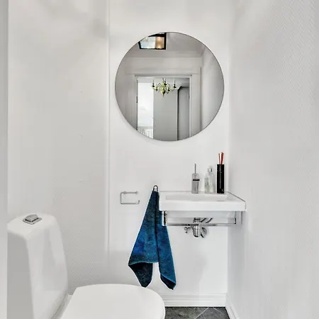 5 Bedroom Spectacular View & Charming House In Vollen Centre