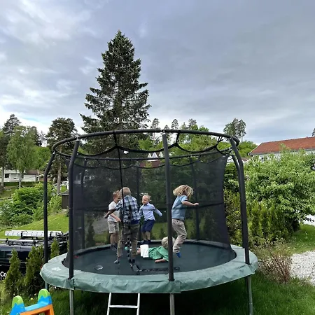 5 Bedroom Spectacular View & Charming House In Vollen Centre 别墅