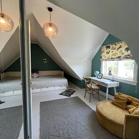 别墅 5 Bedroom Spectacular View & Charming House In Vollen Centre