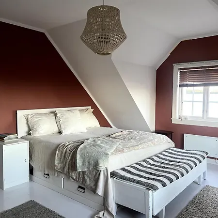 5 Bedroom Spectacular View & Charming House In Centre Villa Vollen