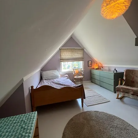 5 Bedroom Spectacular View & Charming House In Vollen Centre 别墅