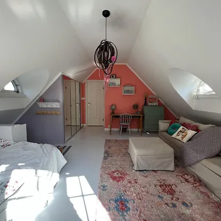 5 Bedroom Spectacular View & Charming House In Vollen Centre *