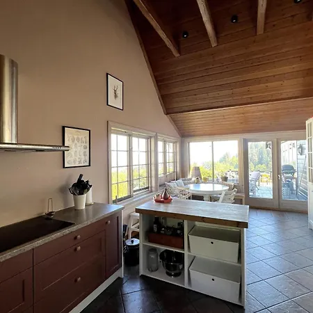 5 Bedroom Spectacular View & Charming House In Centre Vollen