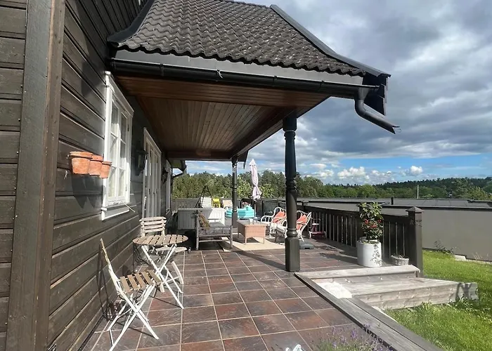 5 Bedroom Spectacular View & Charming House In Vollen Centre