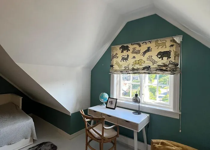 5 Bedroom Spectacular View & Charming House In Vollen Centre *