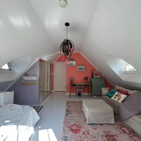 5 Bedroom Spectacular View & Charming House In Vollen Centre ヴィラ *