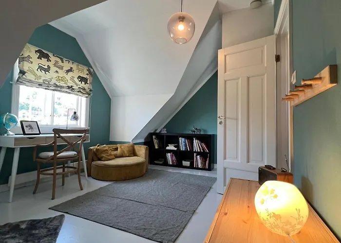 5 Bedroom Spectacular View & Charming House In Vollen Centre 빌라