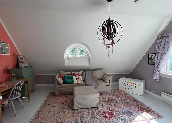 5 Bedroom Spectacular View & Charming House In Vollen Centre 빌라