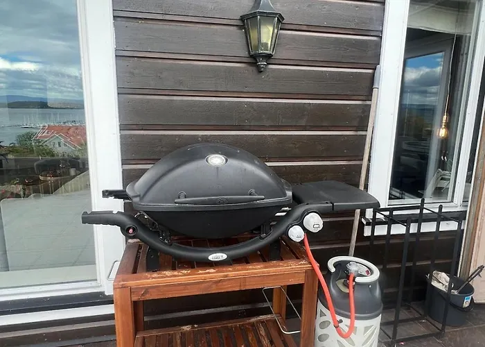 빌라 5 Bedroom Spectacular View & Charming House In Vollen Centre *